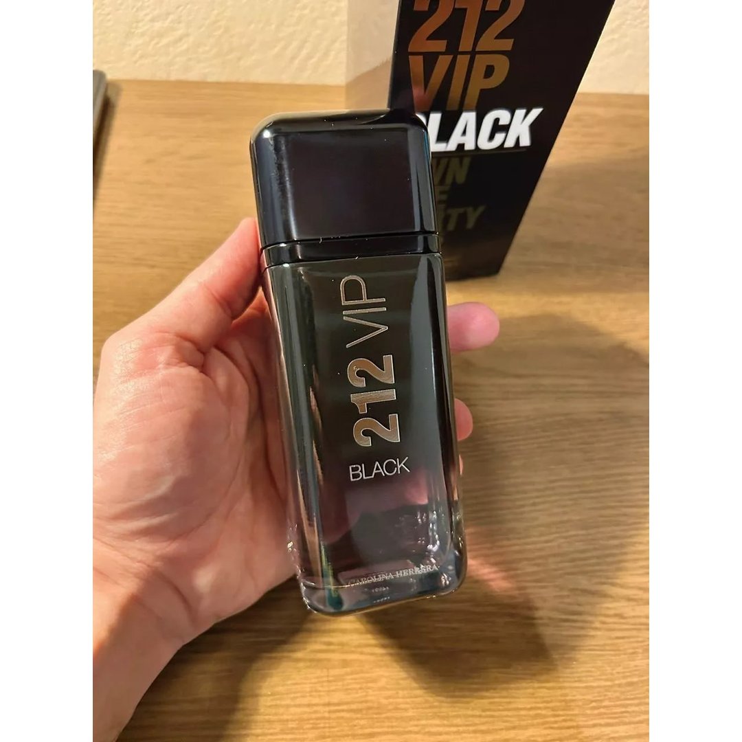 Perfume 212 Vip Men Black Masculino Carolina Herrera EDP, 100ml