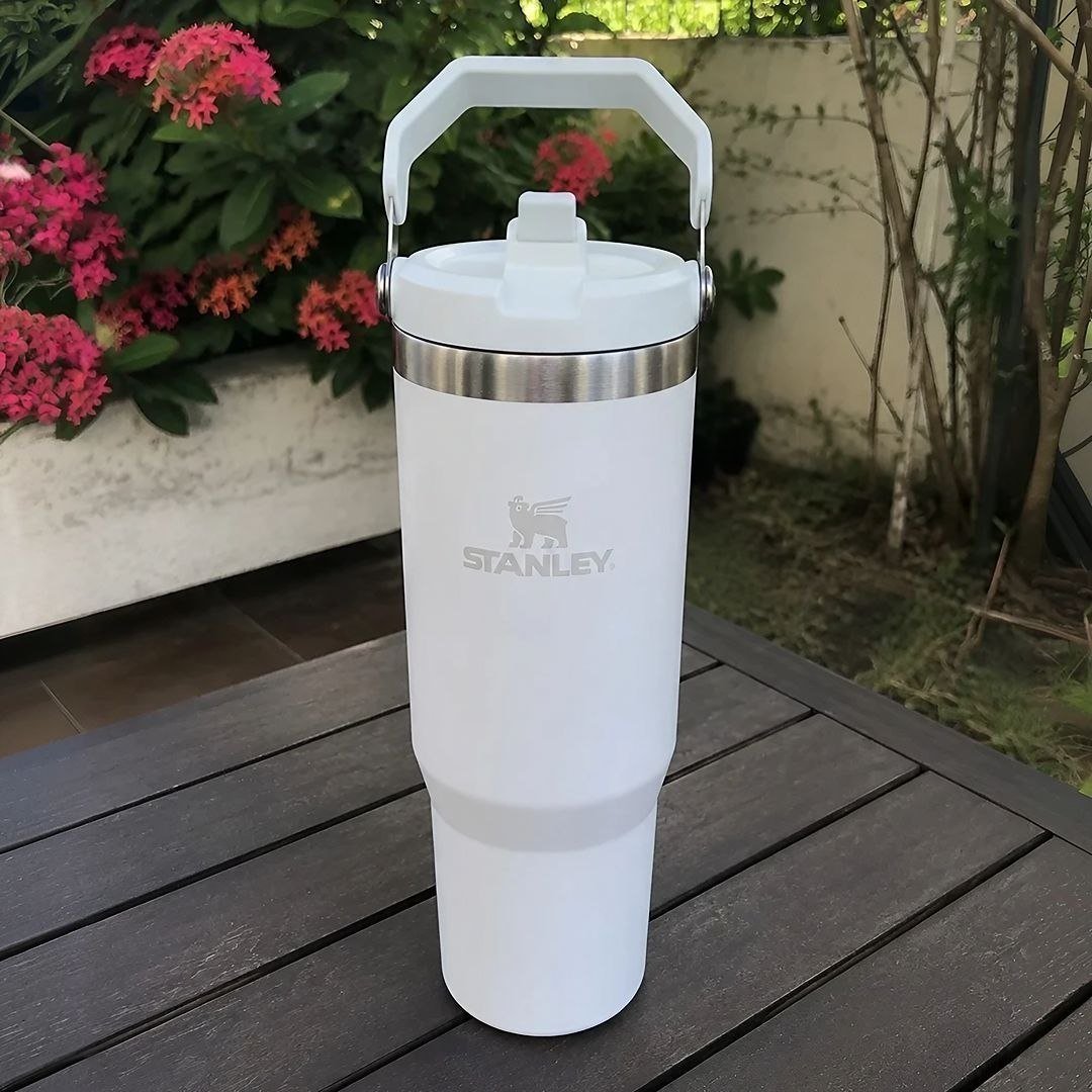 Stanley Garrafa Térmica IceFlow Flip Straw, 887 ml, Frost